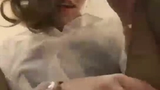 欧美日韩人妻激情-第一次与男友以外的男人在行使中车震!