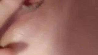 欧美日韩人妻激情-第一次与男友以外的男人在行使中车震!