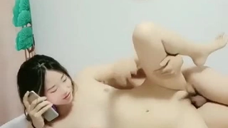 拖鞋家居日韩AV-白皙皮肤呆萌小姐姐！情趣耳朵抓屌吸吮！头套男怼着骚穴猛操，骑乘姿势打桩机，无套内射。